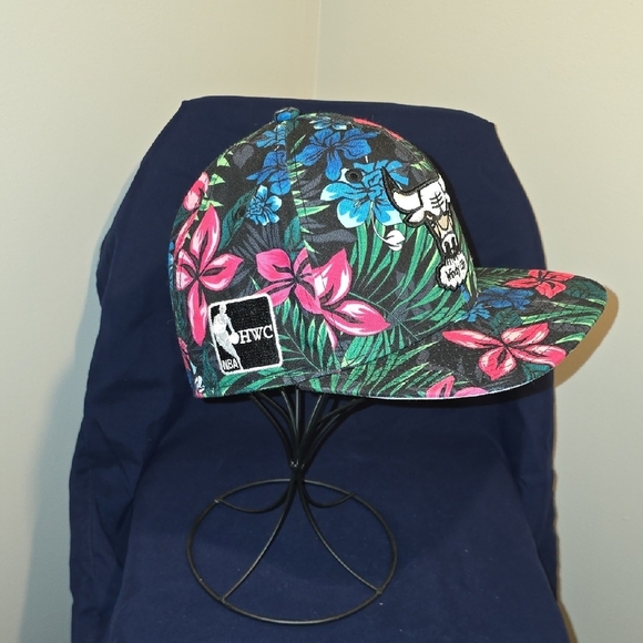 New Era Floral Chicago Bulls Snapback Cap - Black, Blue, Pink, Green - Picture 4 of 7